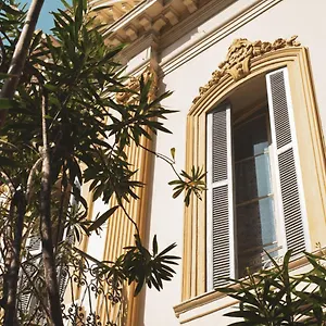 https://hotel-belle-meuniere.fr-provencehotel.com